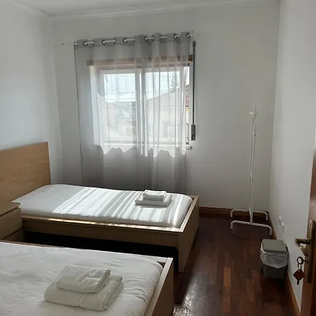 House With Pool And 4 Bedrooms * Ferrel (Leiria)