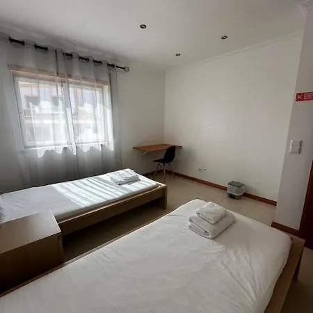 House With Pool And 4 Bedrooms Prázdninový dům *